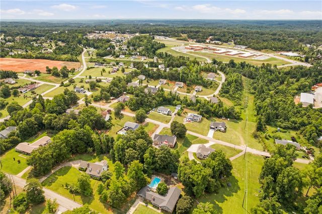 510 Horseshoe Drive, Seneca, SC 29678