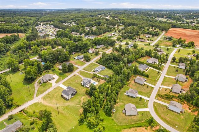 510 Horseshoe Drive, Seneca, SC 29678