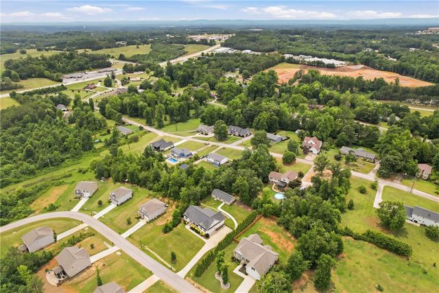 510 Horseshoe Drive, Seneca, SC 29678