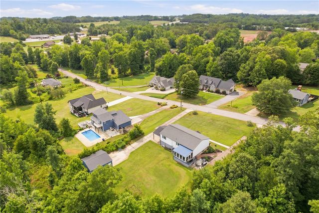 510 Horseshoe Drive, Seneca, SC 29678