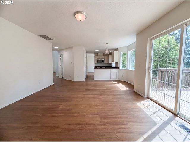 13616 DUANE St, Oregon City, OR 97045