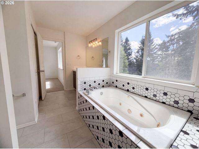 13616 DUANE St, Oregon City, OR 97045
