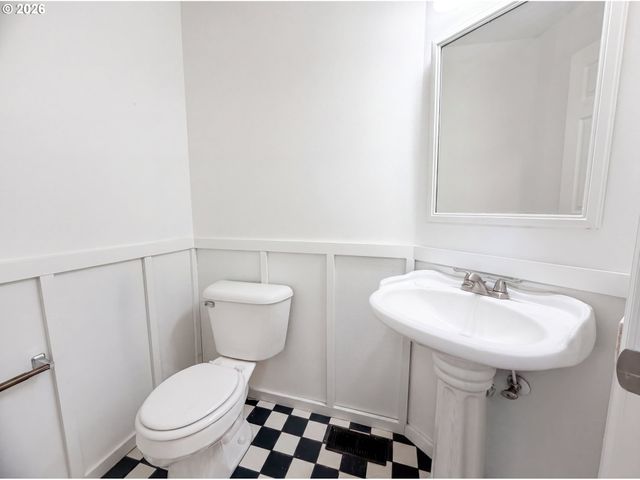13616 DUANE St, Oregon City, OR 97045
