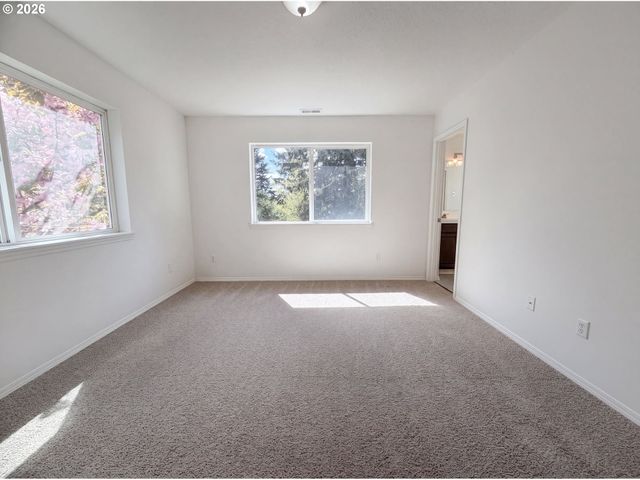 13616 DUANE St, Oregon City, OR 97045