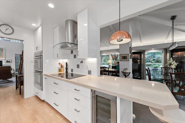 150 Alma Street 312, Menlo Park, CA 94025
