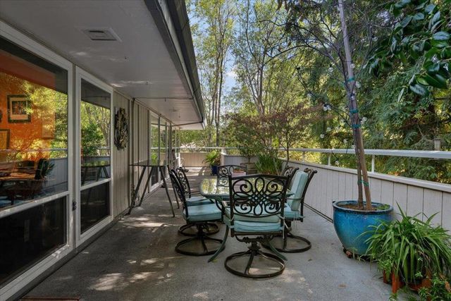 150 Alma Street 312, Menlo Park, CA 94025