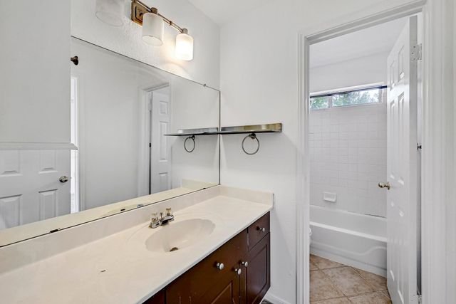 13401 Lamplight Village Ave, Austin, TX 78727