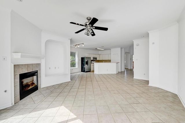 13401 Lamplight Village Ave, Austin, TX 78727