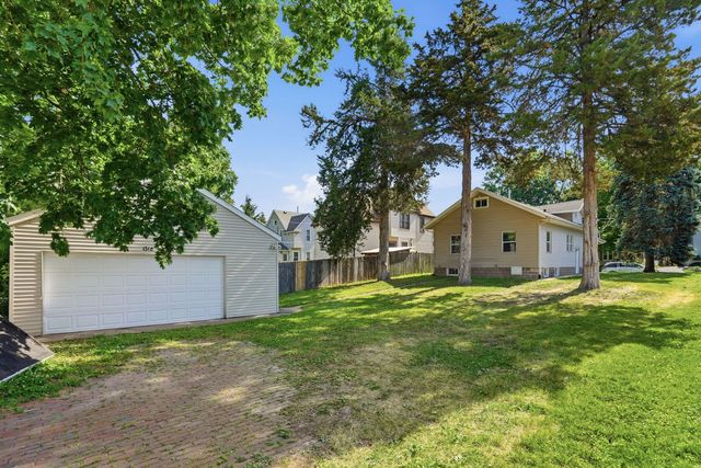 1318 44th Street, Rock Island, IL 61201