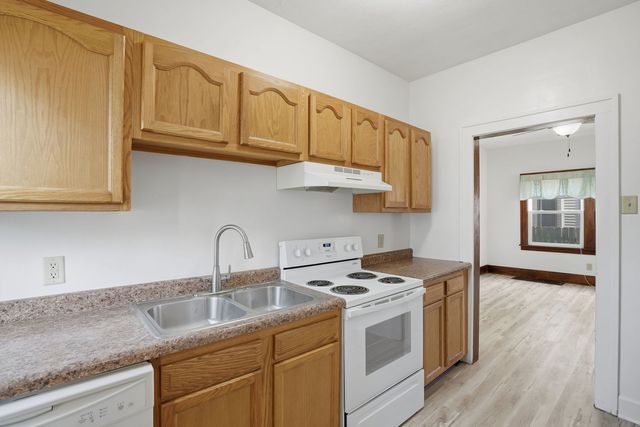 1318 44th Street, Rock Island, IL 61201