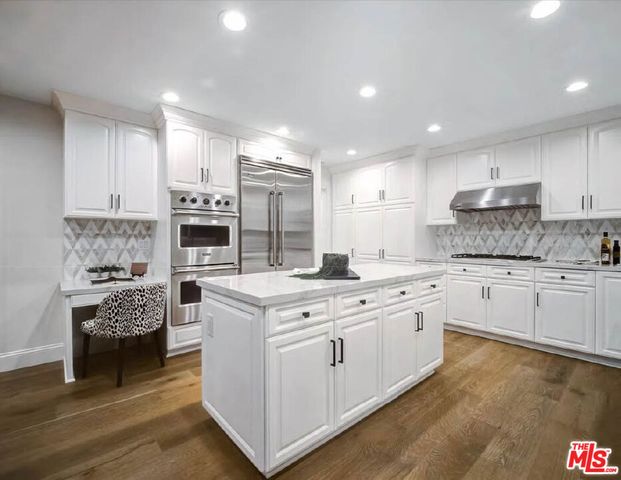 4732 Del Moreno Drive, Woodland Hills, CA 91364
