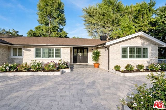 4732 Del Moreno Drive, Woodland Hills, CA 91364