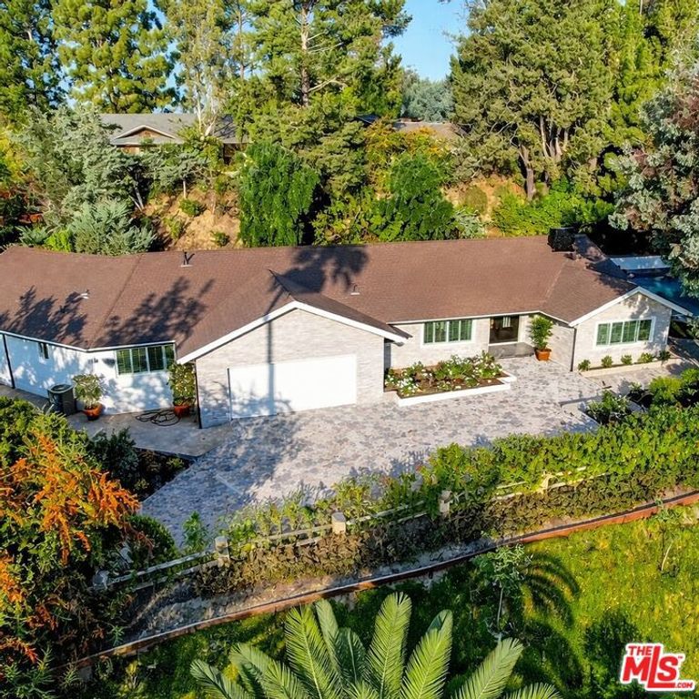 4732 Del Moreno Drive, Woodland Hills, CA 91364
