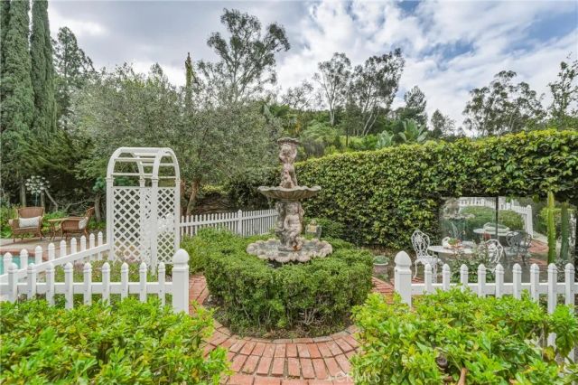 980 S Rutgers Circle, Anaheim Hills, CA 92807