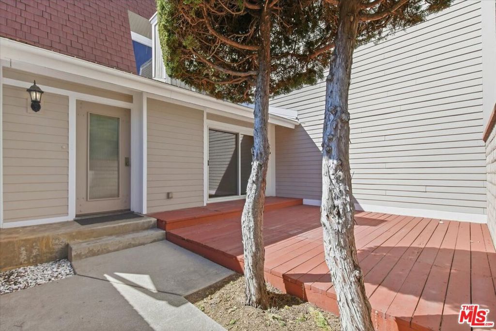 13065 Mindanao Way 8, Marina Del Rey, CA 90292 — photo 2