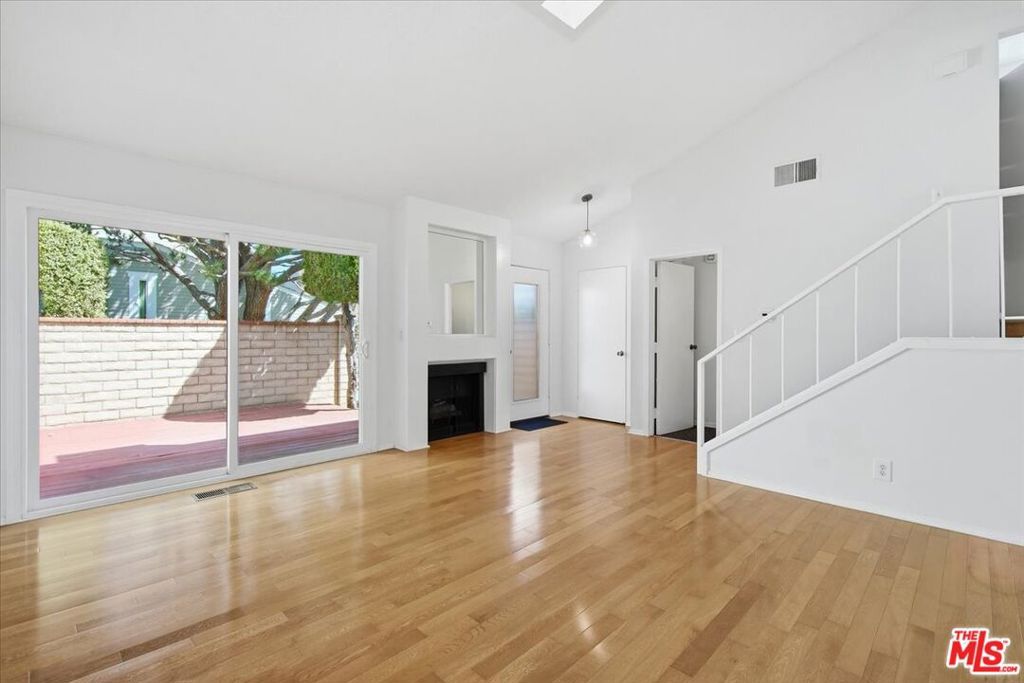 13065 Mindanao Way 8, Marina Del Rey, CA 90292 — photo 5