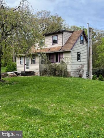 37 ERHARDT RD, Fleetwood, PA 19522