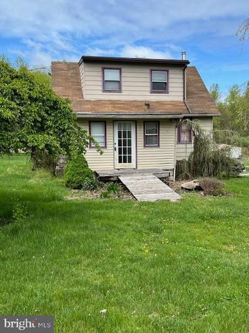 37 ERHARDT RD, Fleetwood, PA 19522