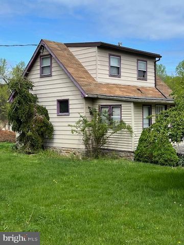 37 ERHARDT RD, Fleetwood, PA 19522