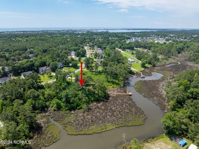 327 Chadwick Shores Drive, Sneads Ferry, NC 28460