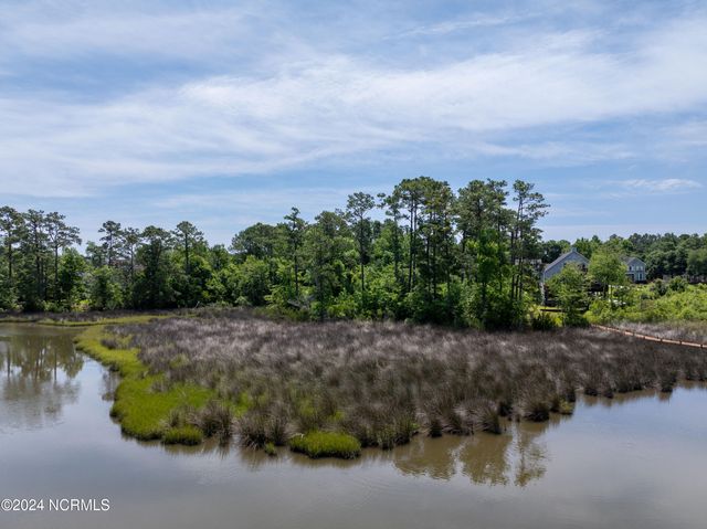 327 Chadwick Shores Drive, Sneads Ferry, NC 28460