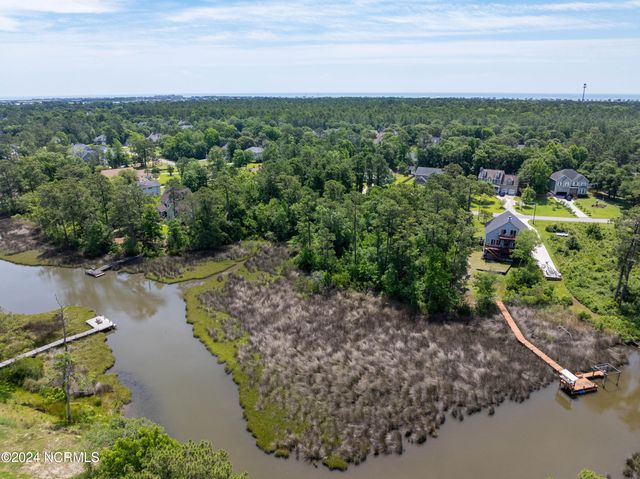 327 Chadwick Shores Drive, Sneads Ferry, NC 28460
