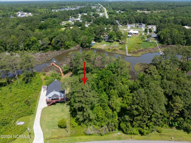 327 Chadwick Shores Drive, Sneads Ferry, NC 28460