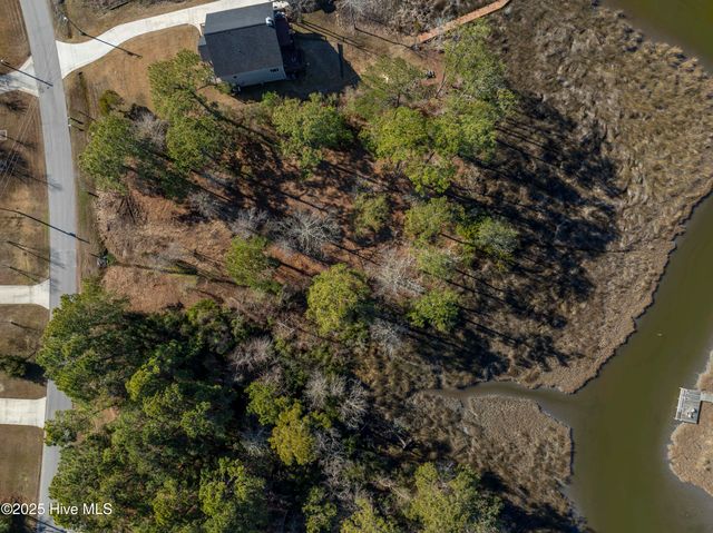 327 Chadwick Shores Drive, Sneads Ferry, NC 28460