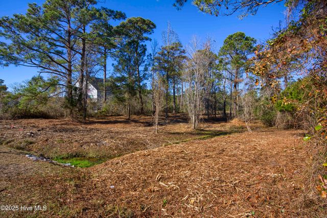 327 Chadwick Shores Drive, Sneads Ferry, NC 28460