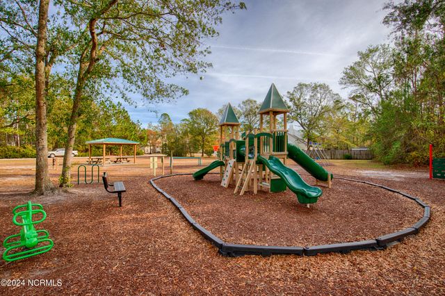 327 Chadwick Shores Drive, Sneads Ferry, NC 28460