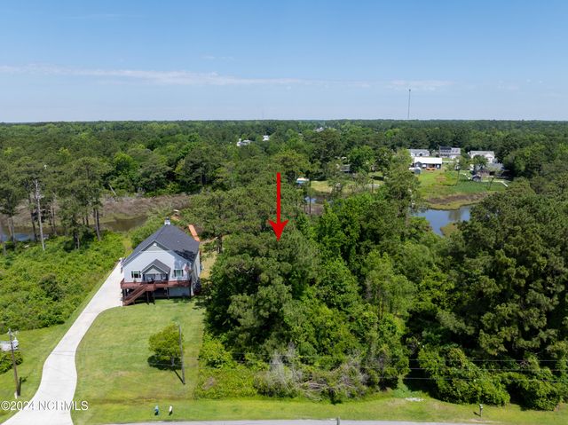 327 Chadwick Shores Drive, Sneads Ferry, NC 28460