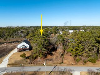 327 Chadwick Shores Drive, Sneads Ferry, NC 28460