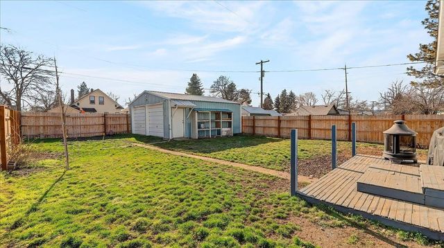 2009 W Carlisle Ave, Spokane, WA 99205