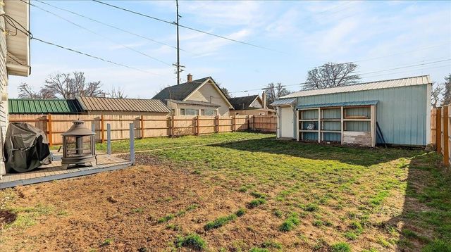 2009 W Carlisle Ave, Spokane, WA 99205