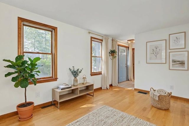 9 Millstream Drive, Exeter, NH 03833