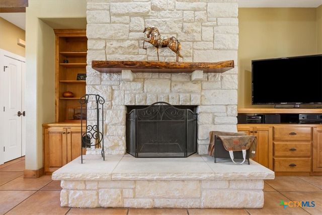 1353 Cheyenne Pass, Salado, TX 76571