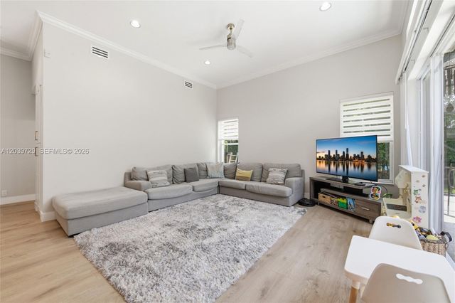 3725 Oak Ridge Lane, Weston, FL 33331