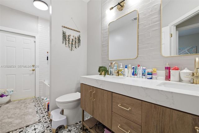 3725 Oak Ridge Lane, Weston, FL 33331