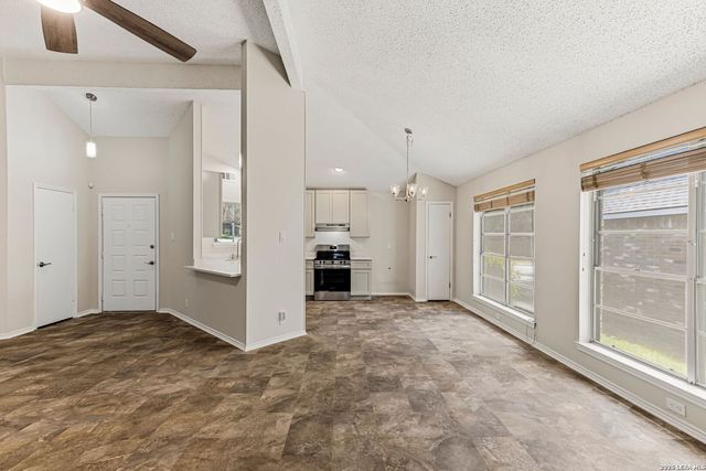 10907 Forest Farm, Live Oak, TX 78233