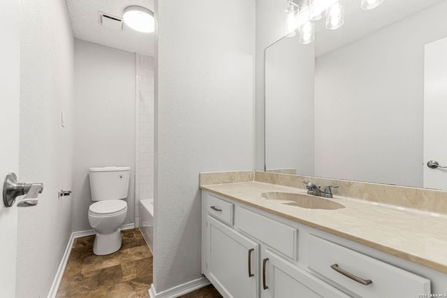 10907 Forest Farm, Live Oak, TX 78233