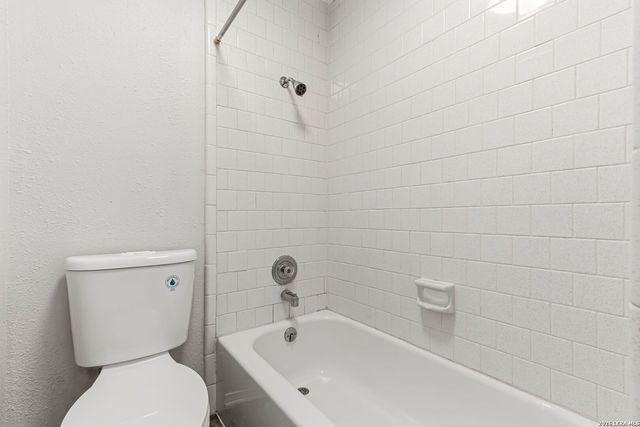 10907 Forest Farm, Live Oak, TX 78233