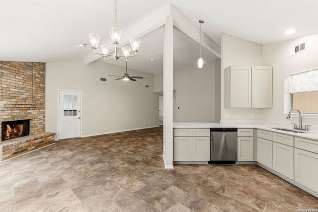 10907 Forest Farm, Live Oak, TX 78233
