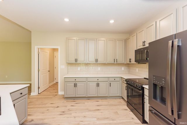 17 Red Oak Drive, Bedford, IN 47421