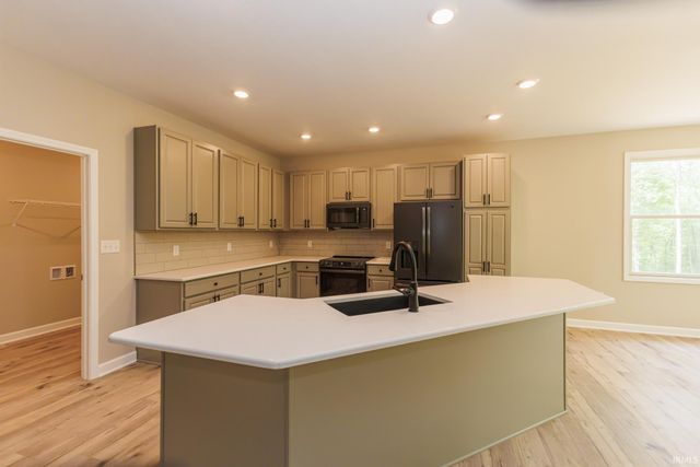 17 Red Oak Drive, Bedford, IN 47421