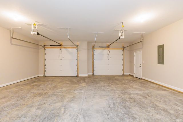 17 Red Oak Drive, Bedford, IN 47421