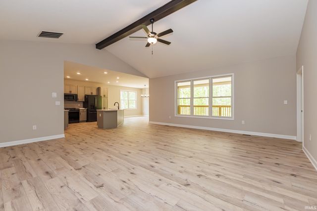 17 Red Oak Drive, Bedford, IN 47421
