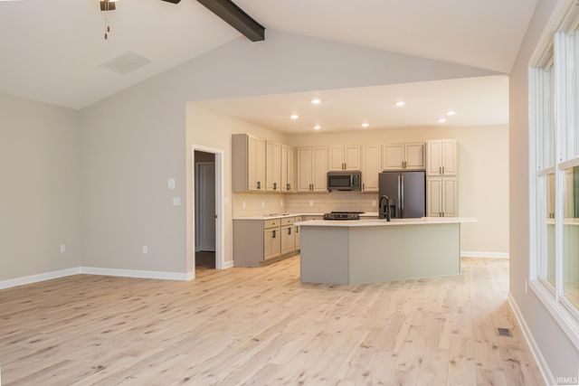 17 Red Oak Drive, Bedford, IN 47421