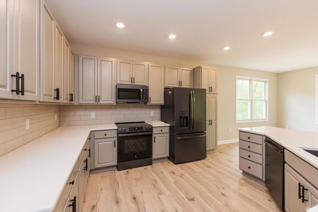 17 Red Oak Drive, Bedford, IN 47421