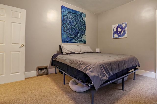 1025 Jefferson Avenue, Evansville, IN 47714