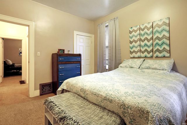 1025 Jefferson Avenue, Evansville, IN 47714